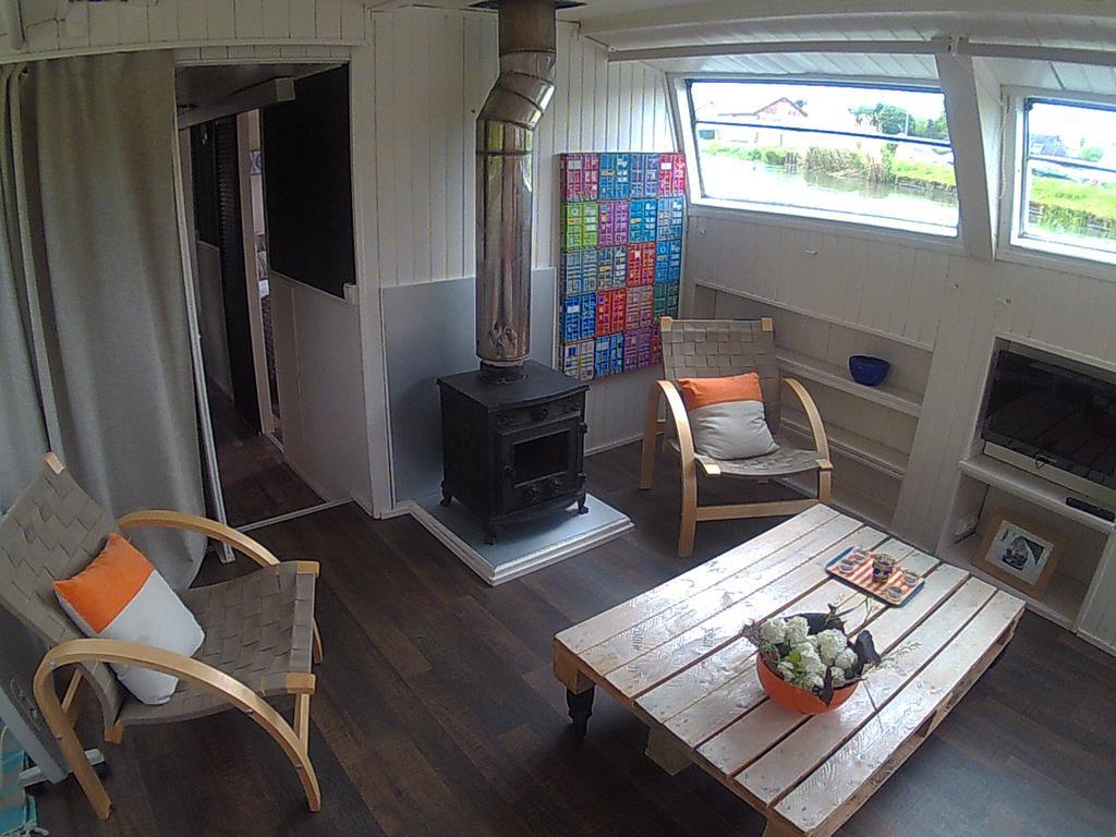 Péniche Nidd Hotel Dannemarie  Kamer foto