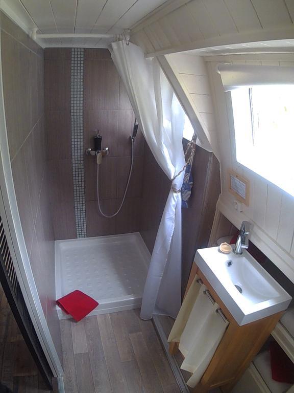 Péniche Nidd Hotel Dannemarie  Kamer foto